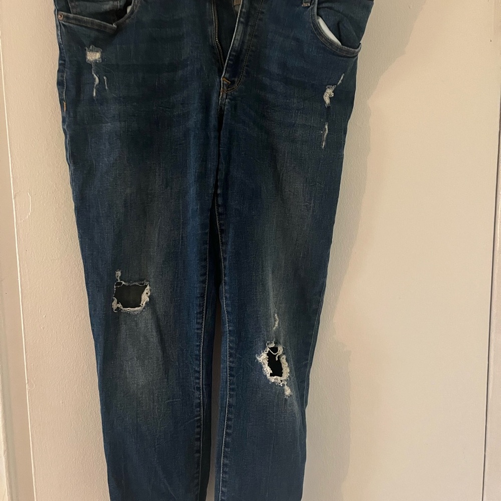 Women’s Distressed Blue Jeans